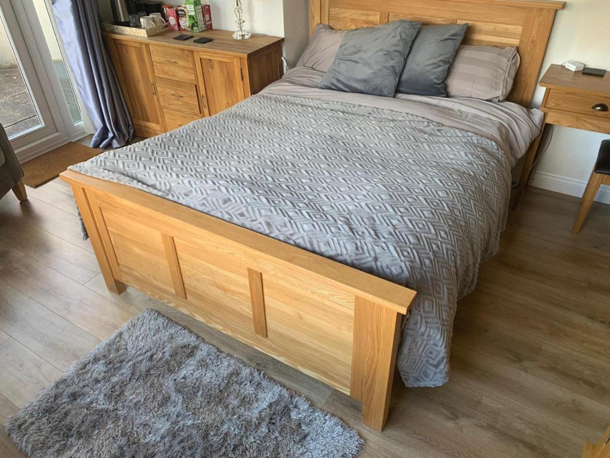 Farah’s guest suite Solihull Bagian luar foto