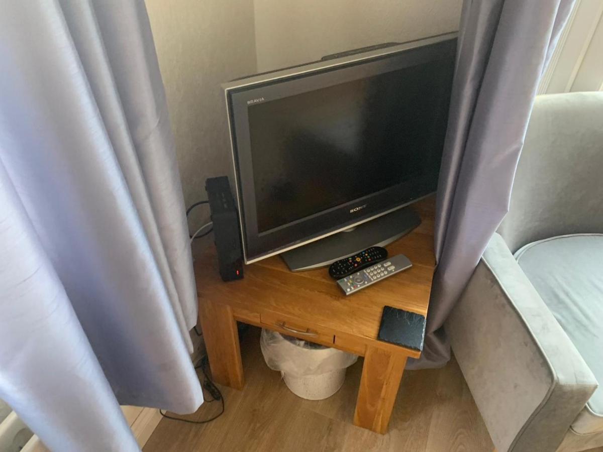 Farah’s guest suite Solihull Bagian luar foto